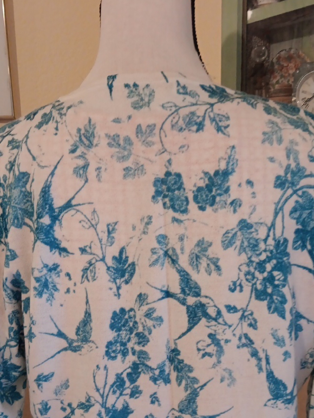 Garnet Hill White Cardigan with Teal Blue Floral & Bird Toile Print, XL, NWOT - Picture 5 of 8